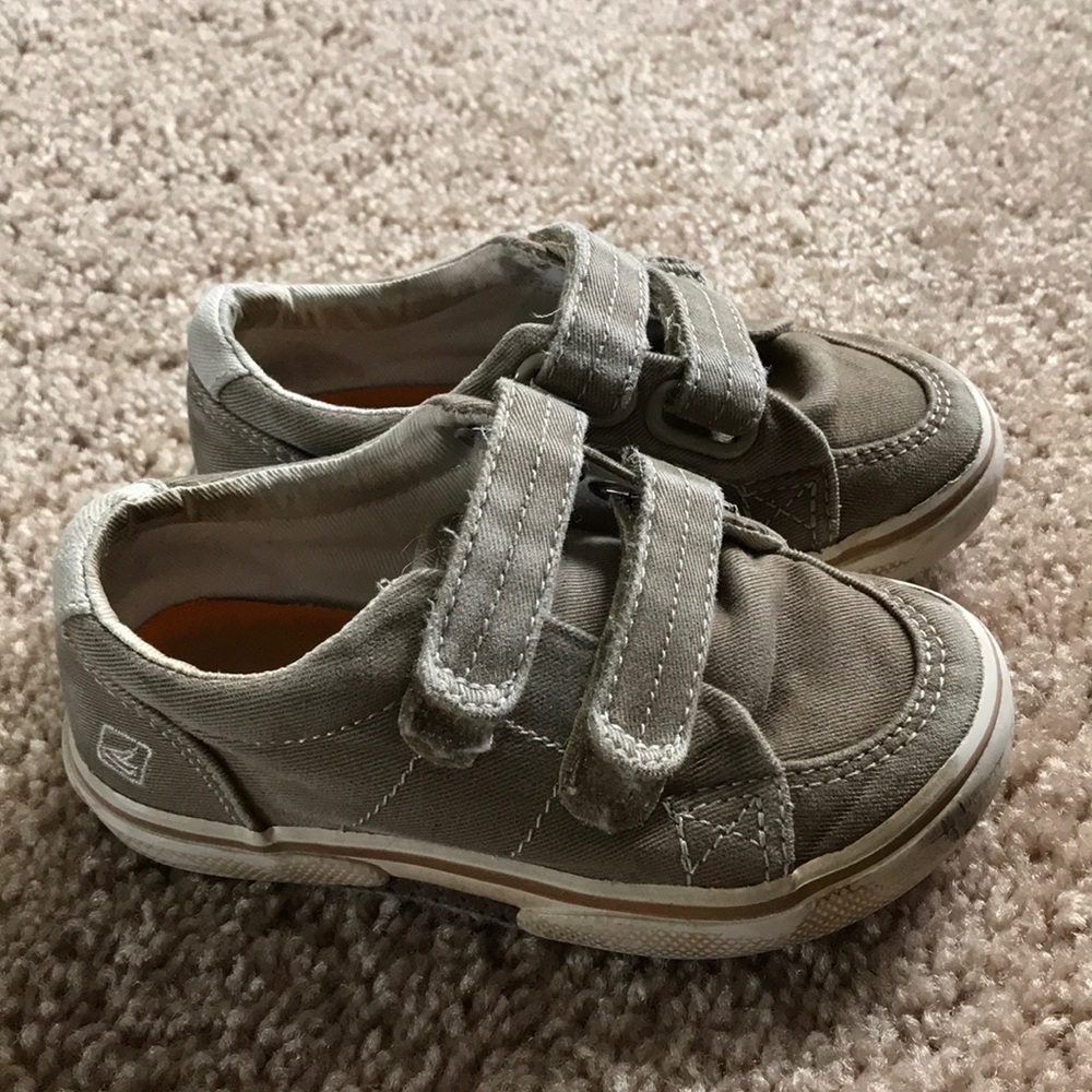 Sperry tan canvas shoes
